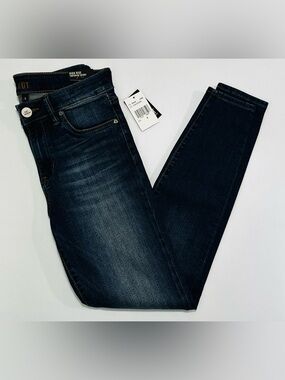 NWT! Kut from the Kloth Bhody Dark Wash Skinny High Rise Jeans. 
Size: 4